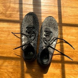 Kids 8.5 shoes - mildly used - very cheap price  :))